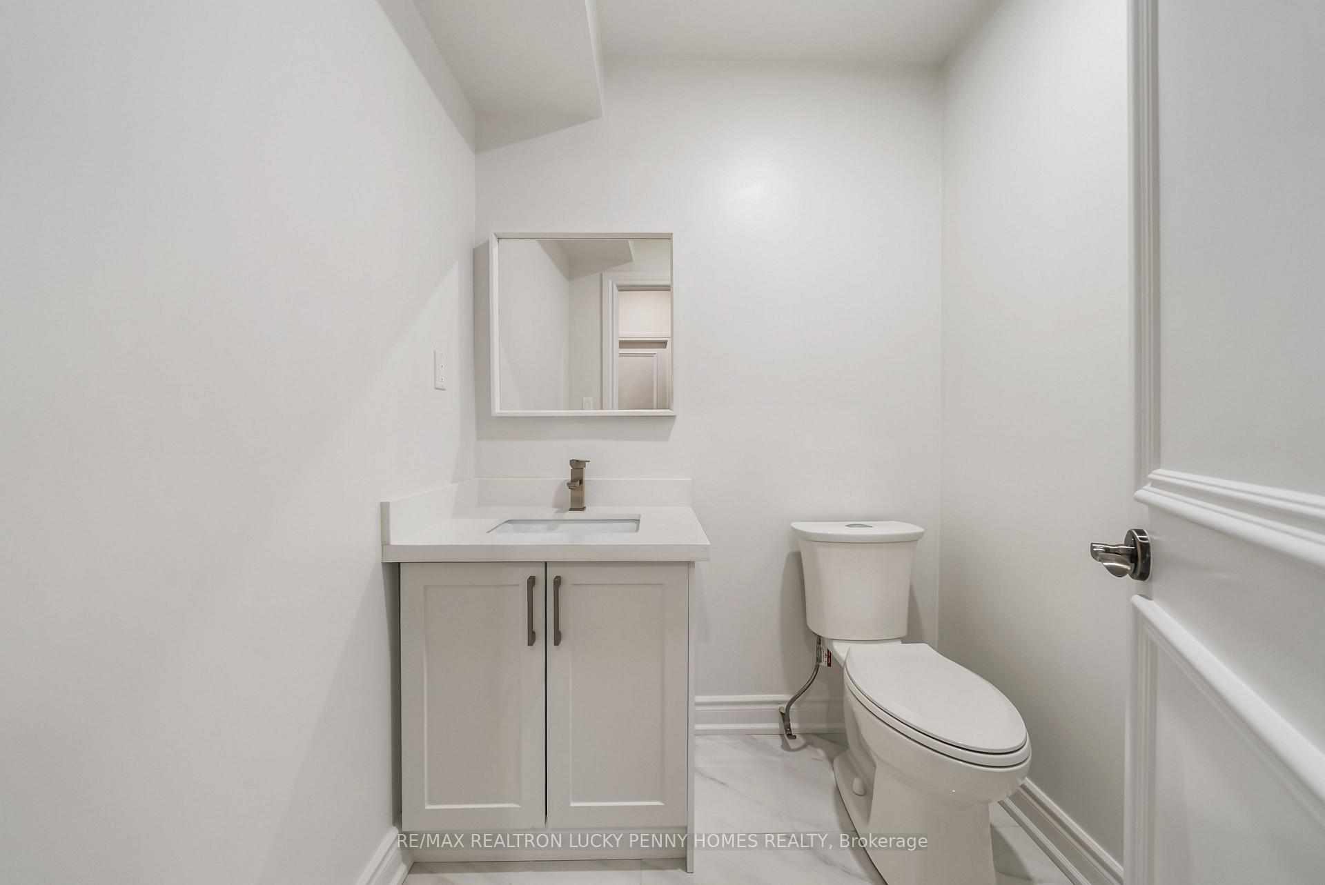 Photo 41 of 18 Donna Mae Crescent, Vaughan, Crestwood-Springfarm-Yorkhill — HOMEH