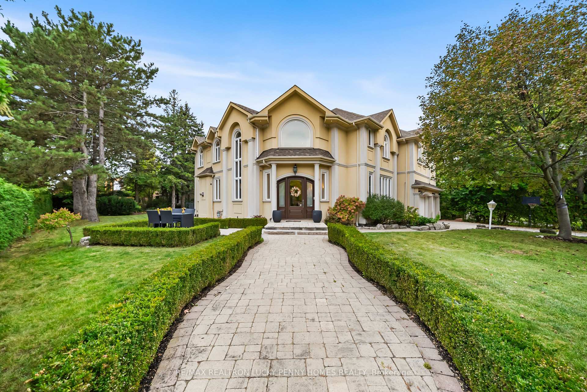 Photo 45 of 18 Donna Mae Crescent, Vaughan, Crestwood-Springfarm-Yorkhill — HOMEH