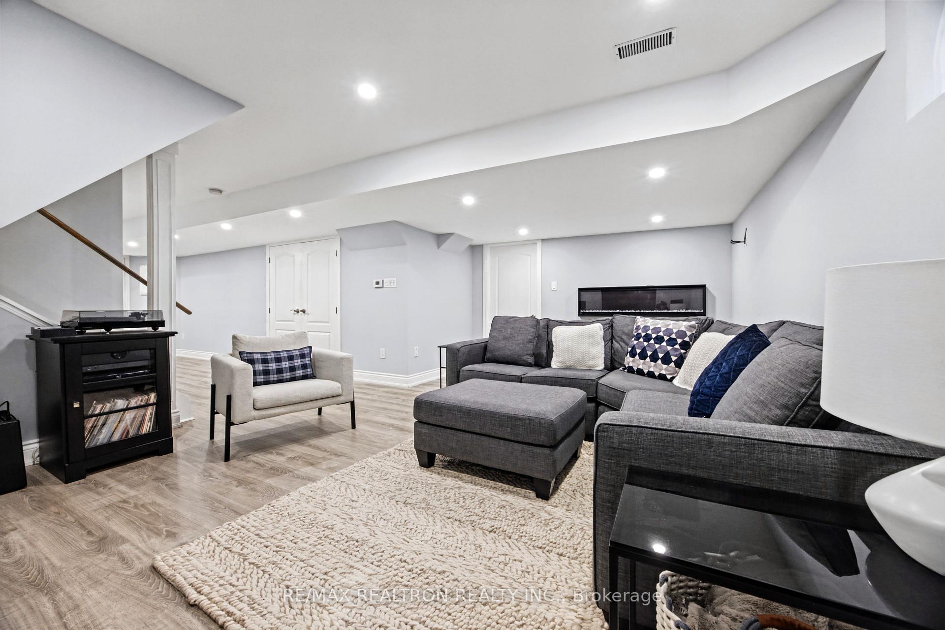 Photo 44 of 1158 Quaker Trail, Newmarket, Stonehaven-Wyndham — HOMEH