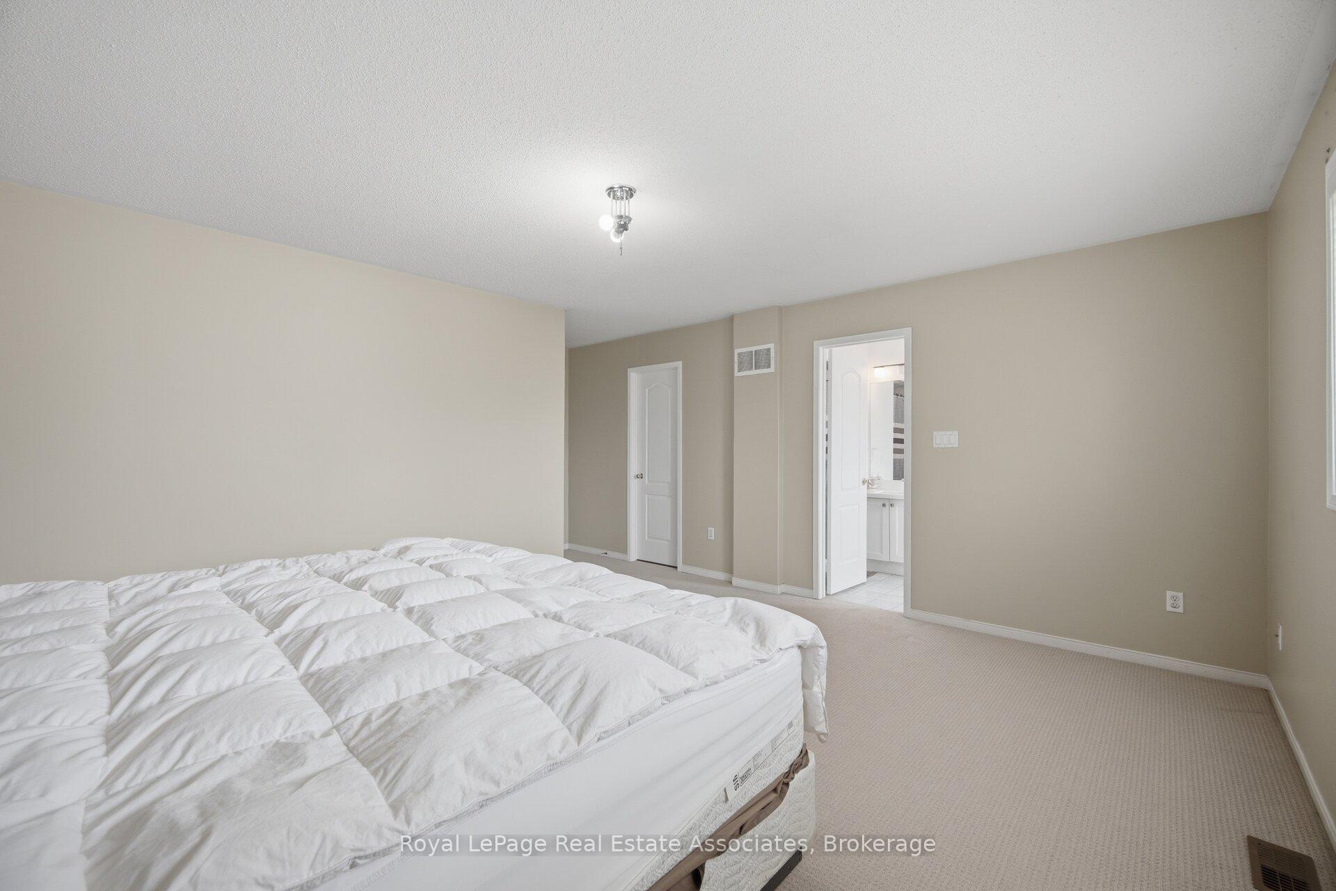 Photo 28 of 70 Echoridge Drive, Brampton, Fletcher's Meadow — HOMEH