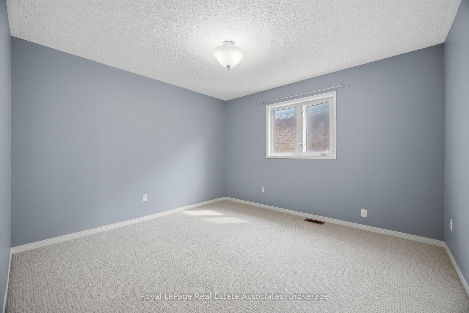 Photo 36 of 70 Echoridge Drive, Brampton, Fletcher's Meadow — HOMEH