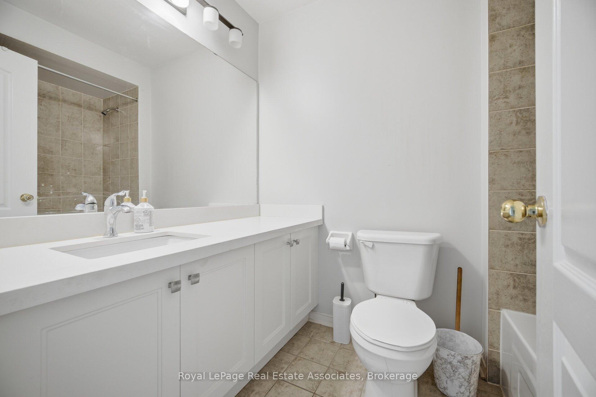 Photo 38 of 70 Echoridge Drive, Brampton, Fletcher's Meadow — HOMEH