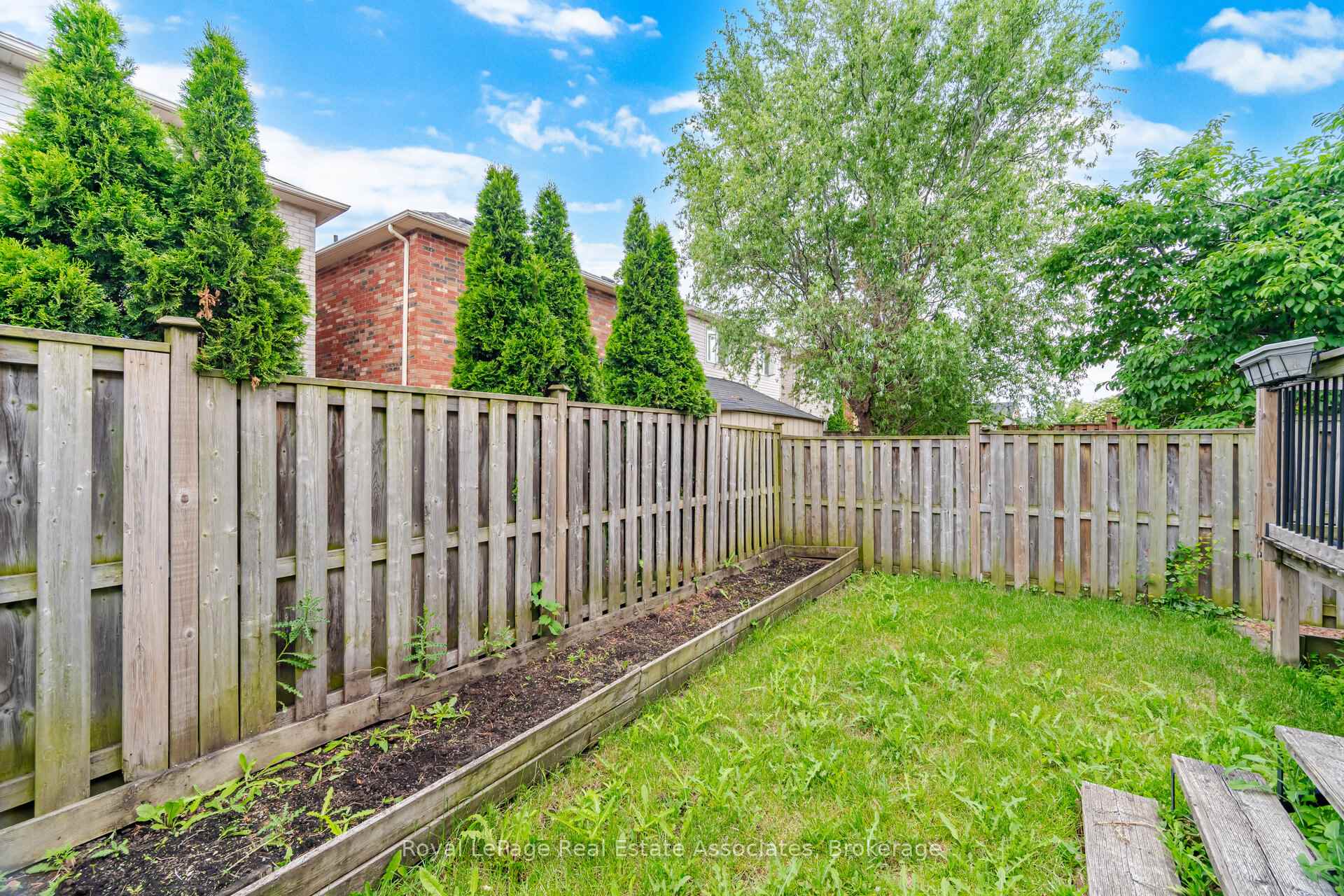Photo 41 of 70 Echoridge Drive, Brampton, Fletcher's Meadow — HOMEH