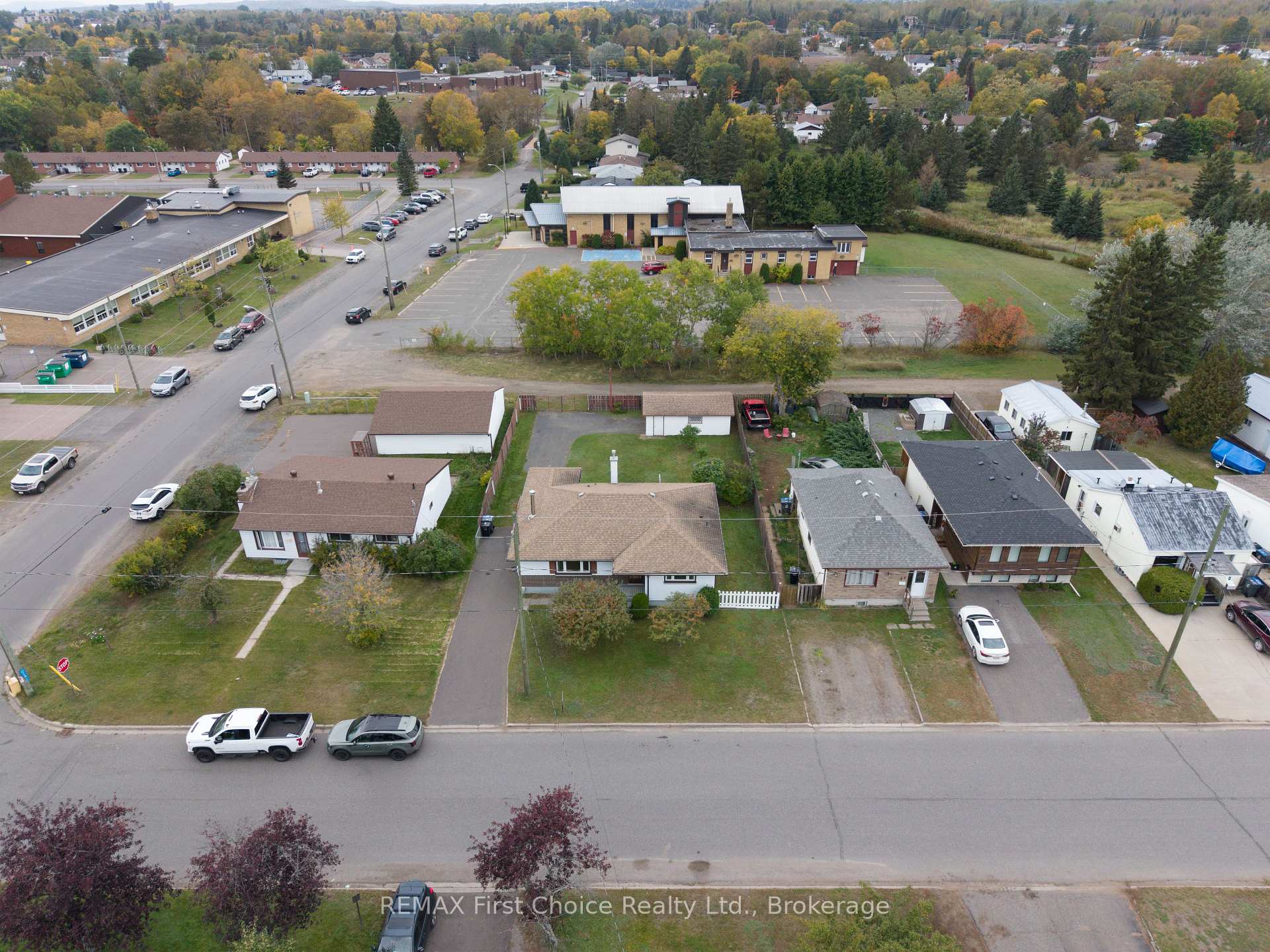 Photo 1 of 69 Matthews St. Street, Thunder Bay, Shuniah — HOMEH