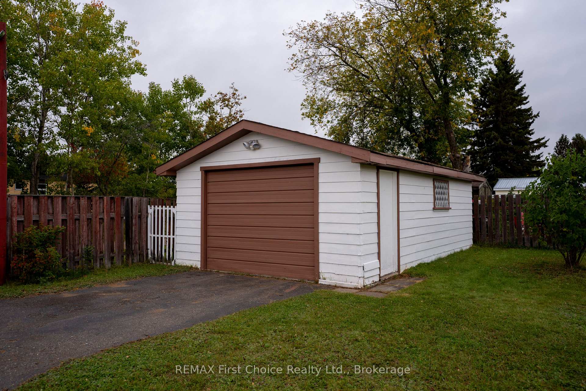 Photo 34 of 69 Matthews St. Street, Thunder Bay, Shuniah — HOMEH
