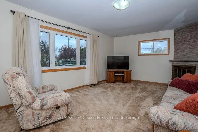 Photo 9 of 69 Matthews St. Street, Thunder Bay, Shuniah — HOMEH