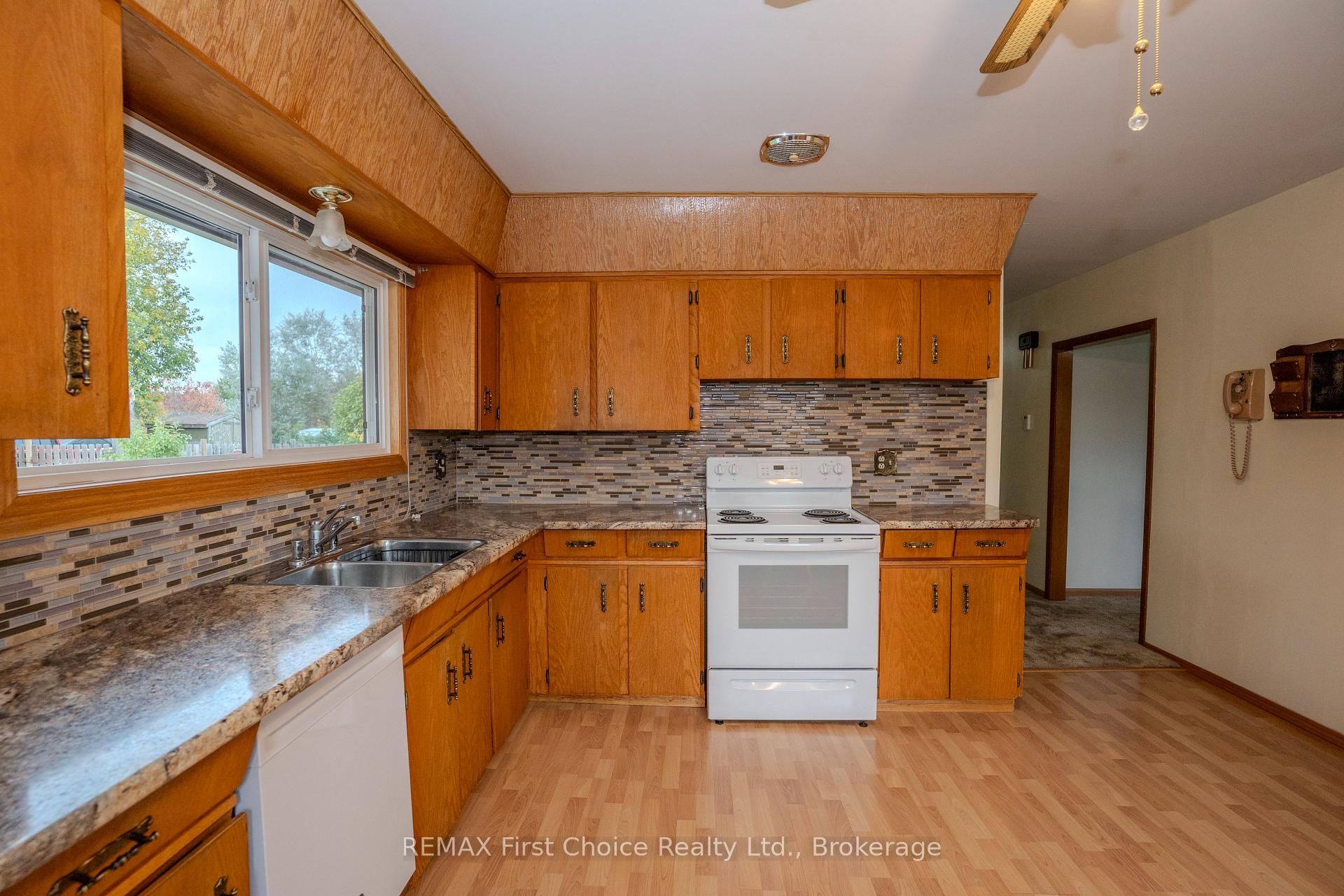 Photo 23 of 69 Matthews St. Street, Thunder Bay, Shuniah — HOMEH
