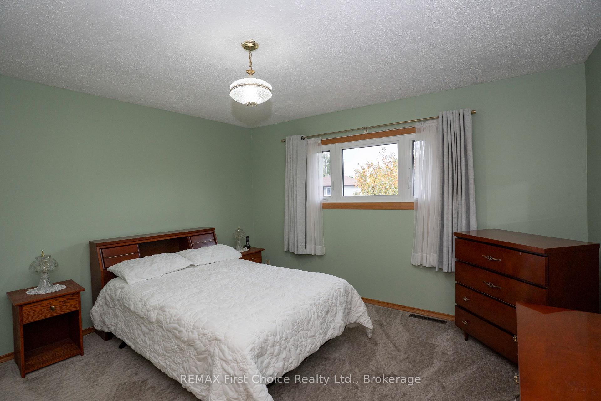 Photo 37 of 69 Matthews St. Street, Thunder Bay, Shuniah — HOMEH