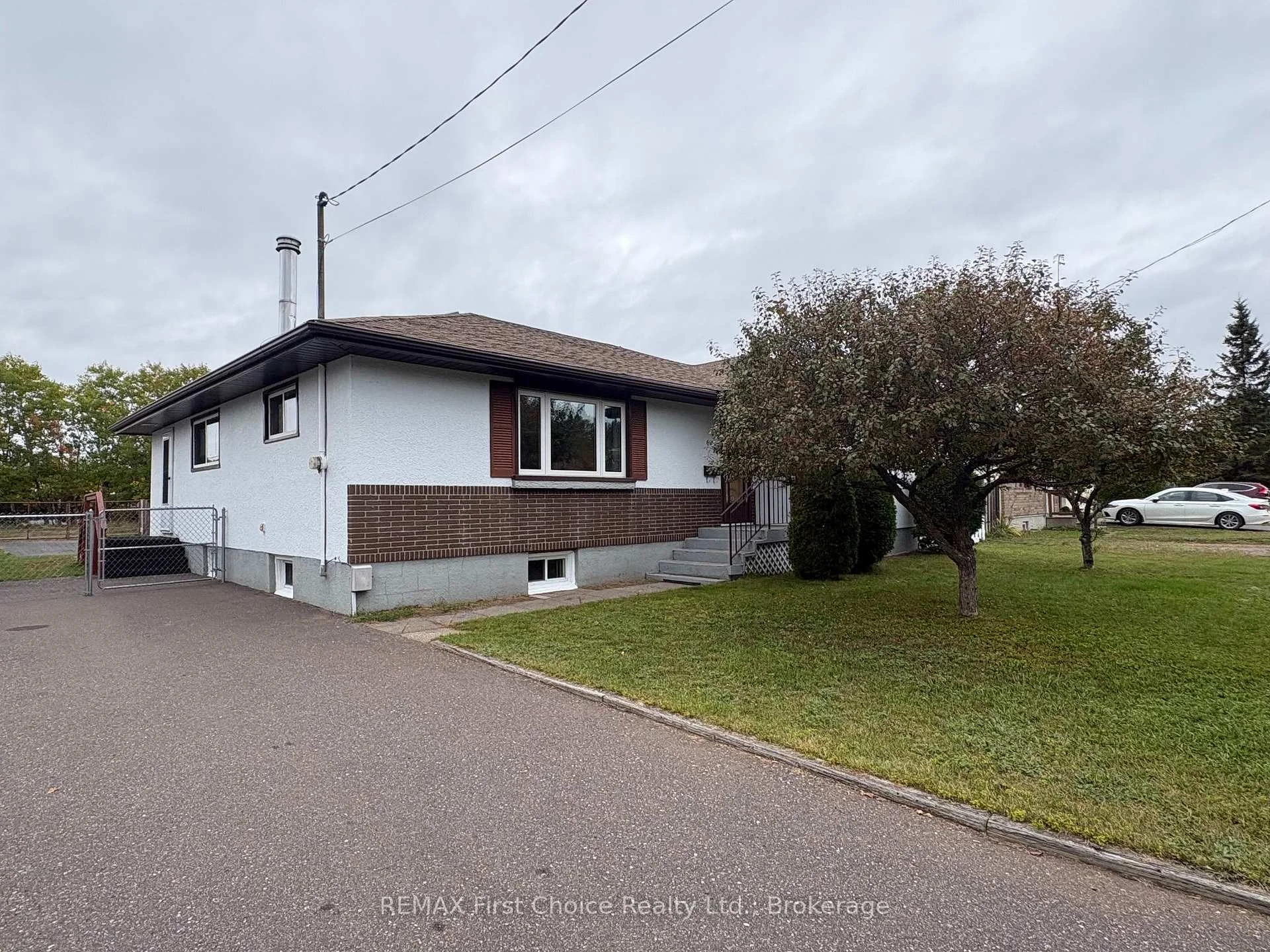 Photo 6 of 69 Matthews St. Street, Thunder Bay, Shuniah — HOMEH