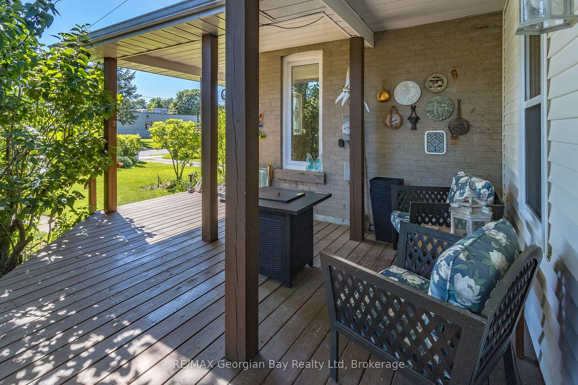 Photo 3 of 305 Lindsay Street E, Midland — HOMEH