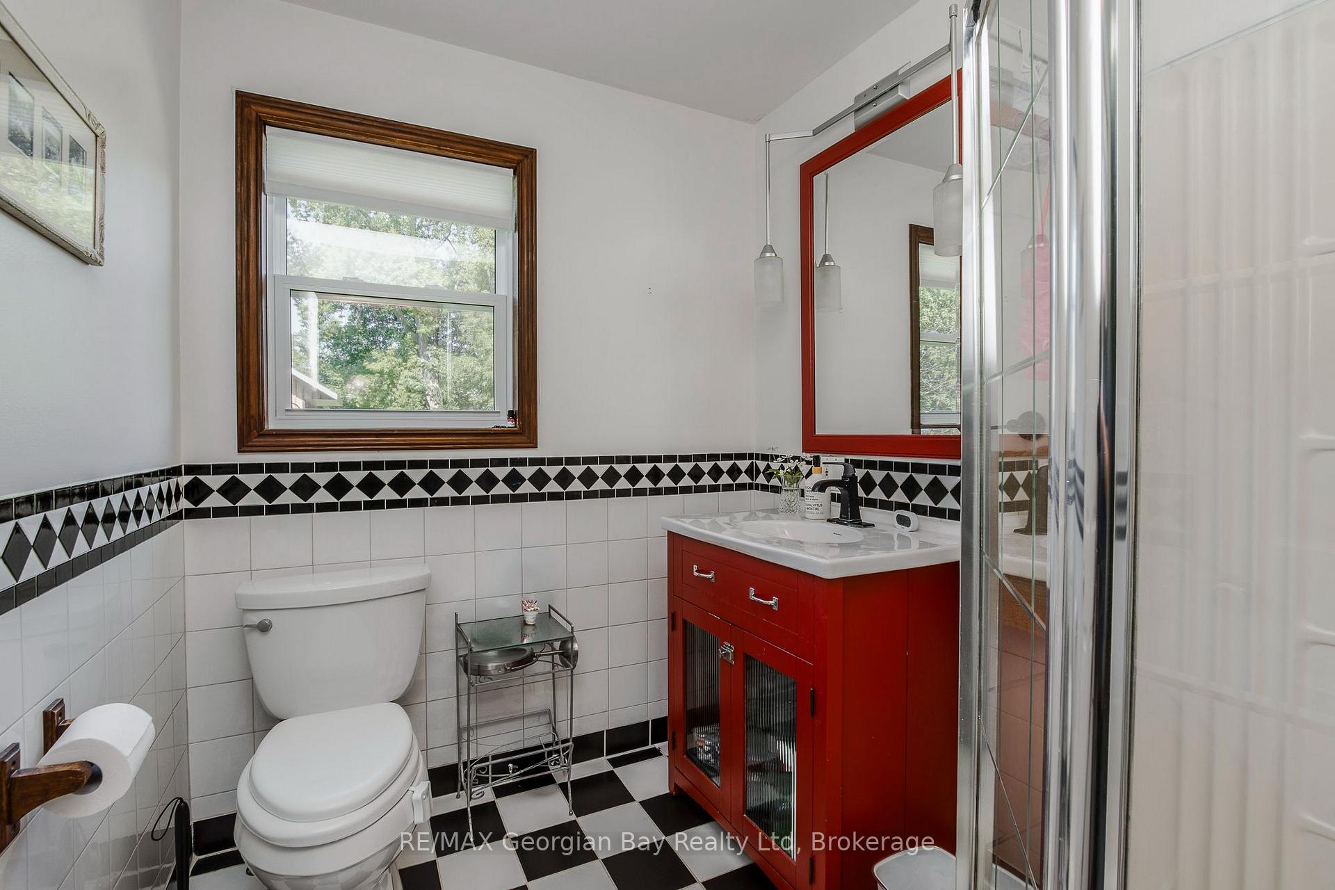 Photo 12 of 305 Lindsay Street E, Midland — HOMEH