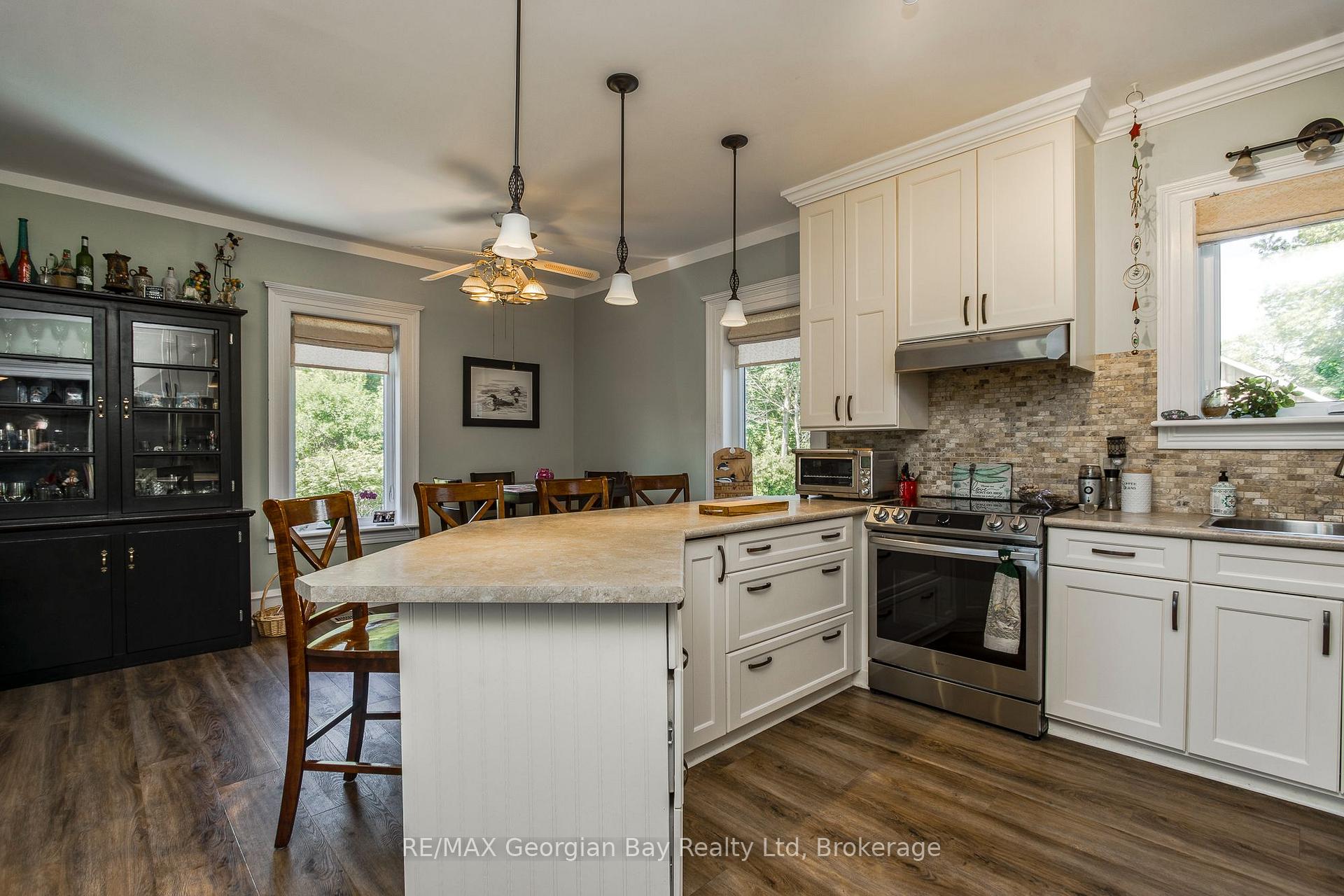 Photo 13 of 305 Lindsay Street E, Midland — HOMEH