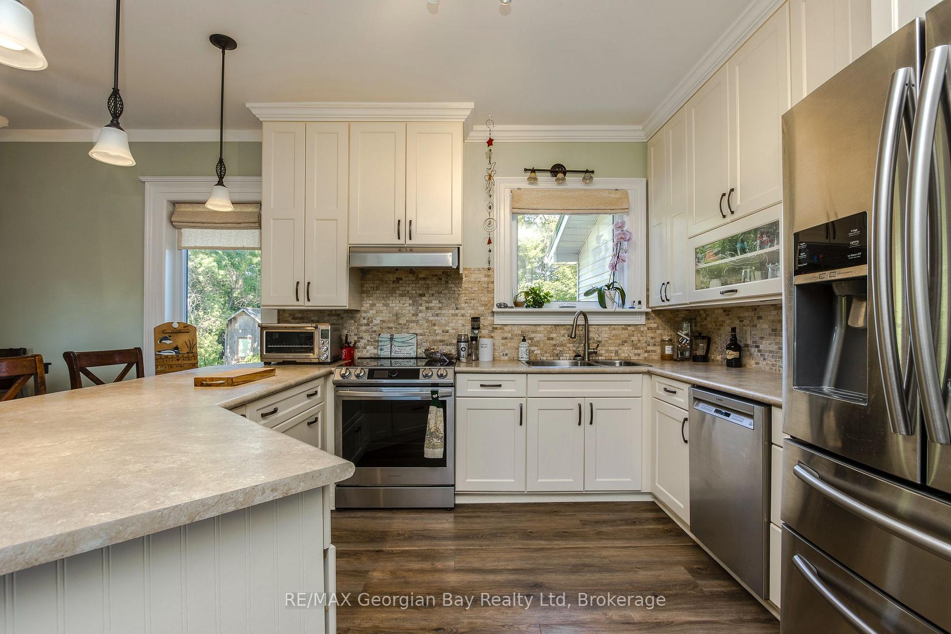 Photo 15 of 305 Lindsay Street E, Midland — HOMEH