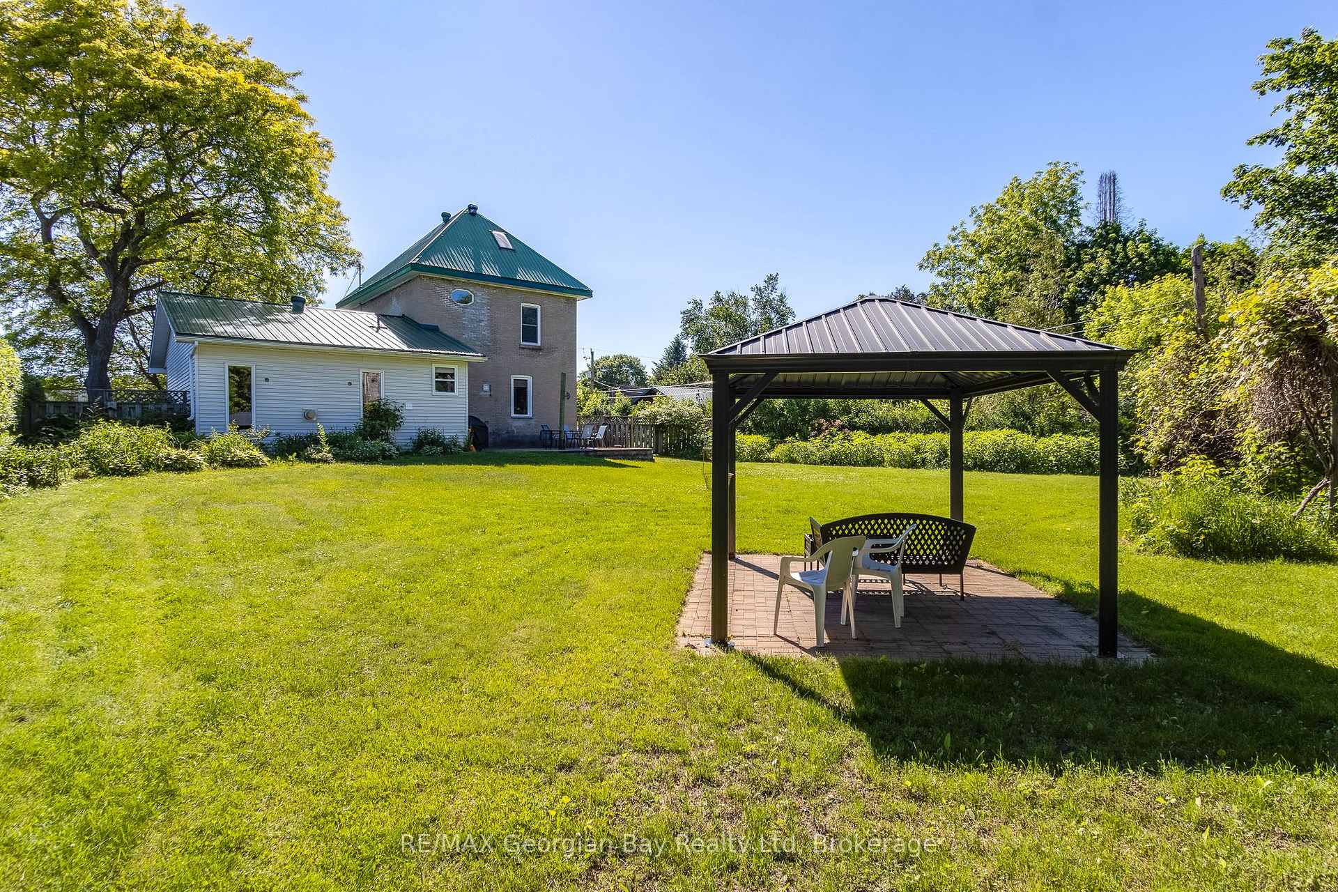 Photo 36 of 305 Lindsay Street E, Midland — HOMEH
