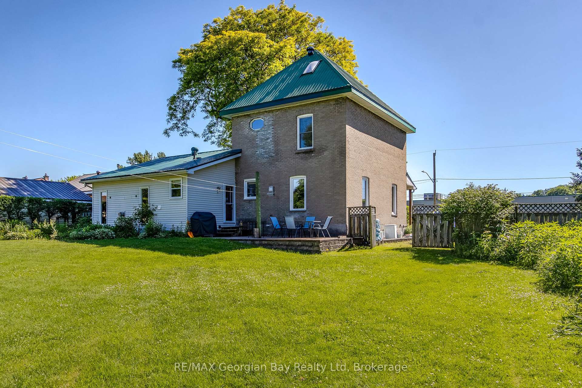Photo 37 of 305 Lindsay Street E, Midland — HOMEH