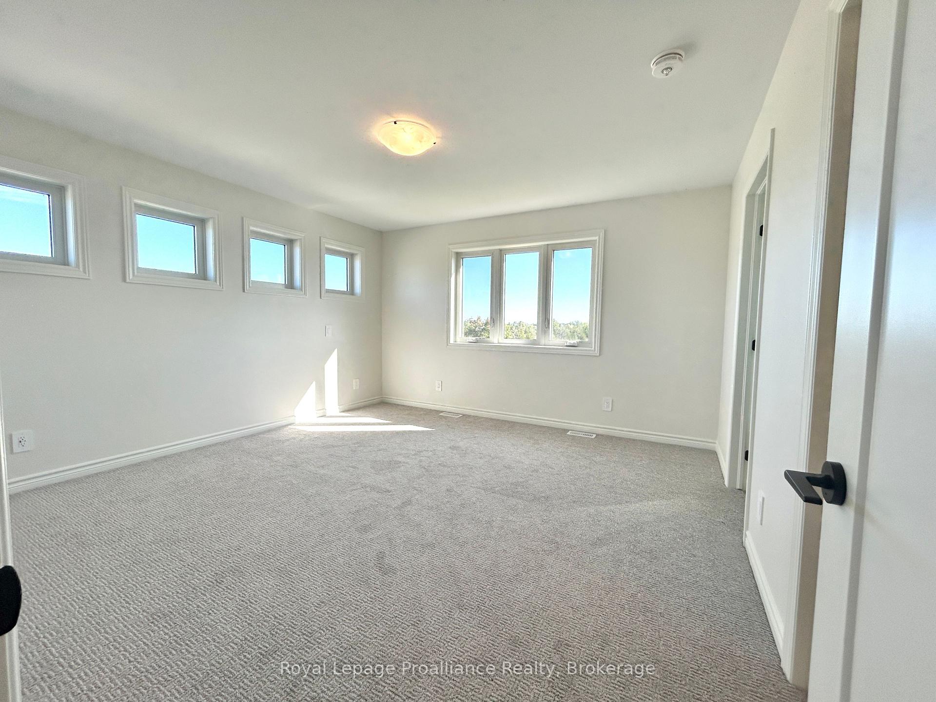 Photo 21 of 20 Peace River Street, Belleville, Thurlow Ward — HOMEH