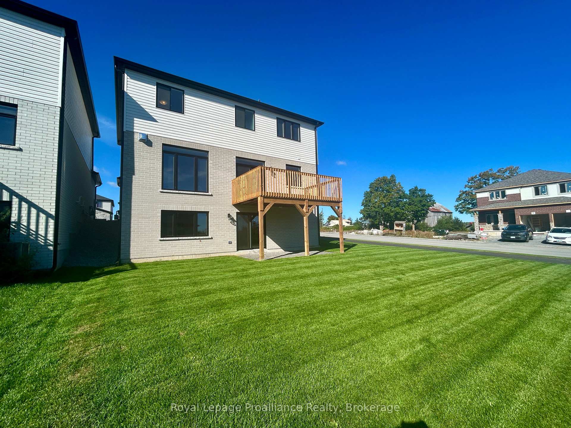 Photo 28 of 20 Peace River Street, Belleville, Thurlow Ward — HOMEH