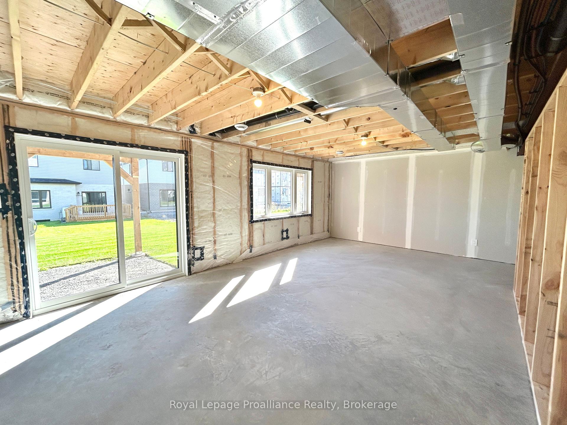 Photo 27 of 20 Peace River Street, Belleville, Thurlow Ward — HOMEH