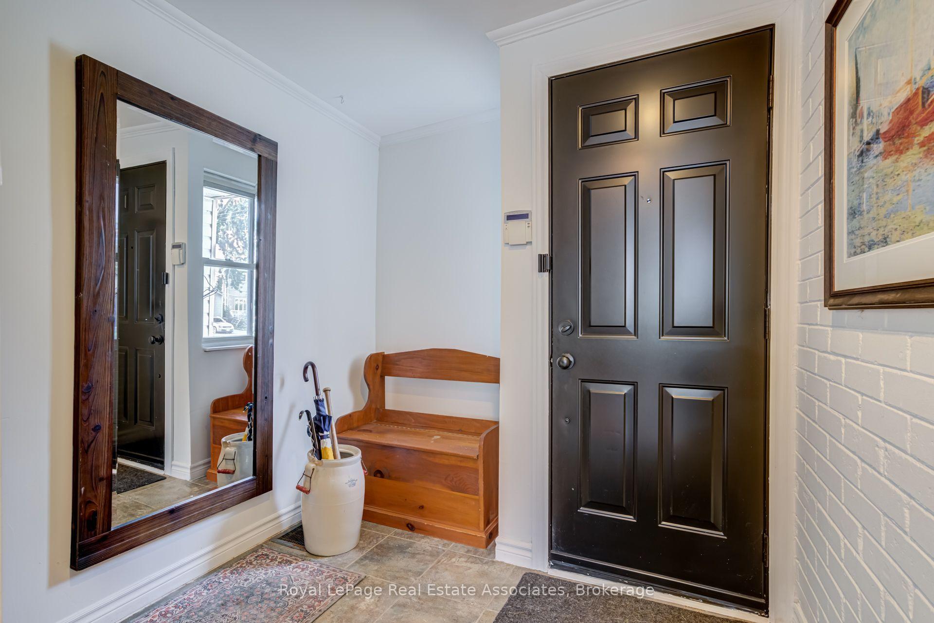 Photo 6 of 889 Third Street, Mississauga, Lakeview — HOMEH