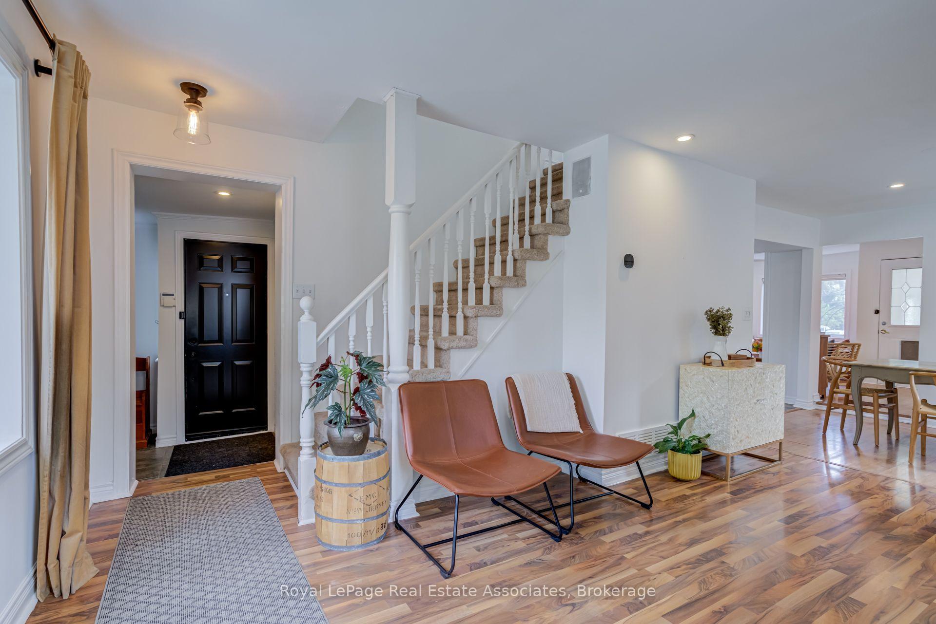 Photo 7 of 889 Third Street, Mississauga, Lakeview — HOMEH