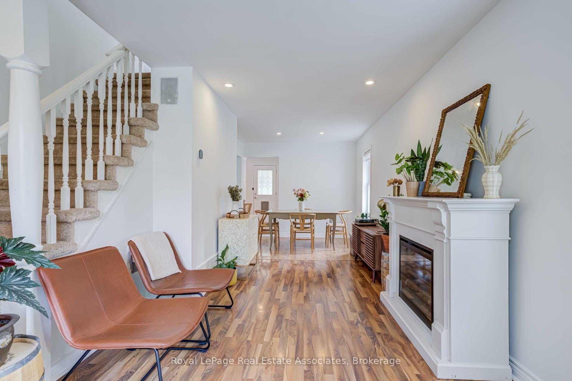 Photo 4 of 889 Third Street, Mississauga, Lakeview — HOMEH
