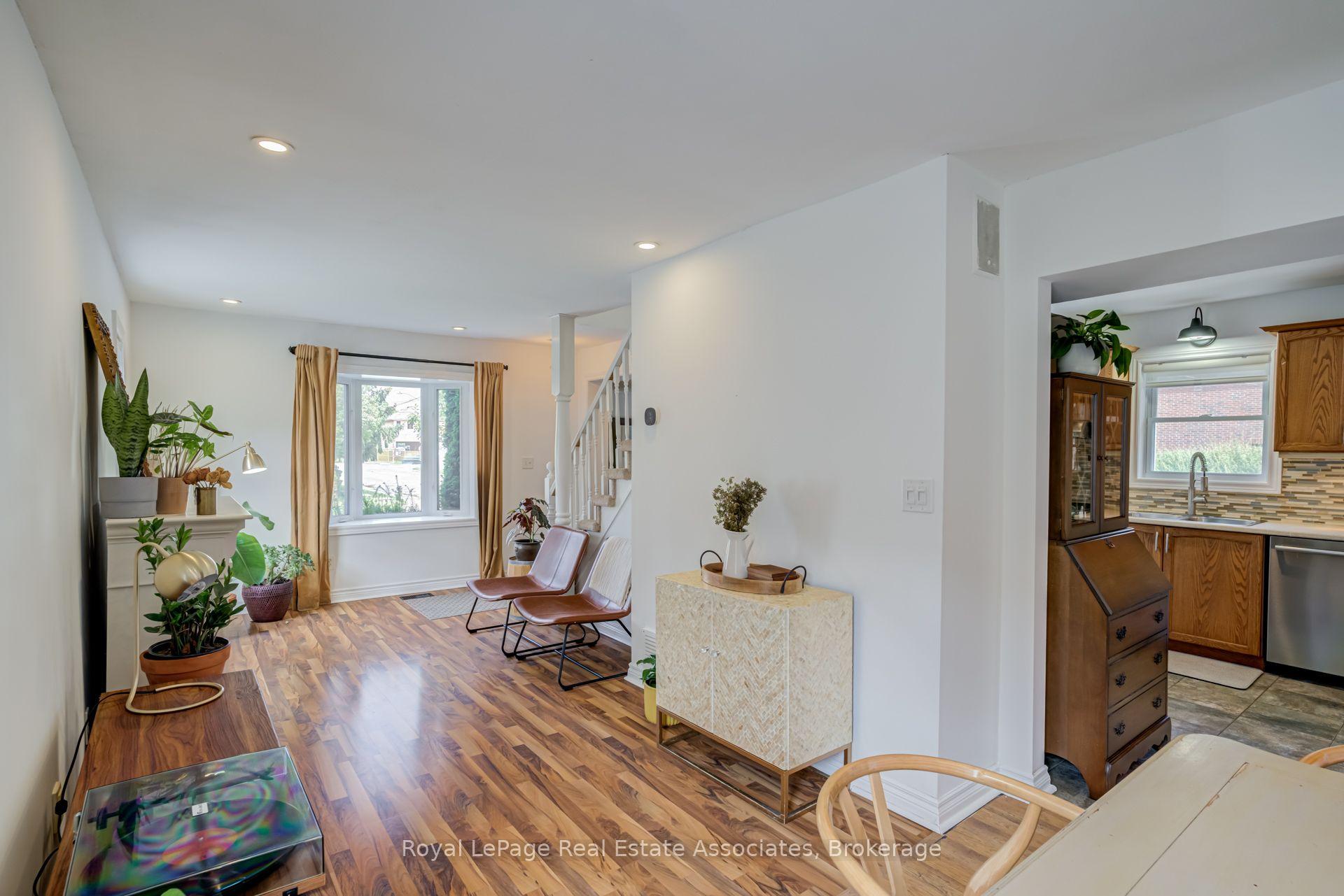 Photo 8 of 889 Third Street, Mississauga, Lakeview — HOMEH