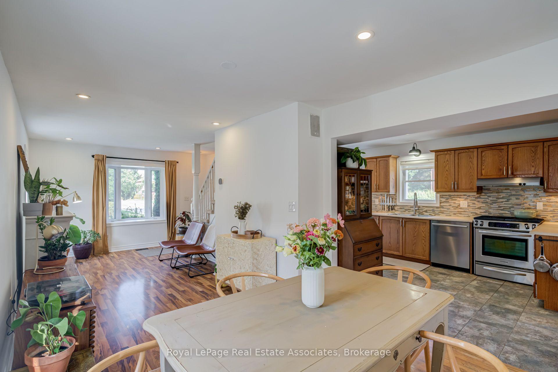 Photo 12 of 889 Third Street, Mississauga, Lakeview — HOMEH