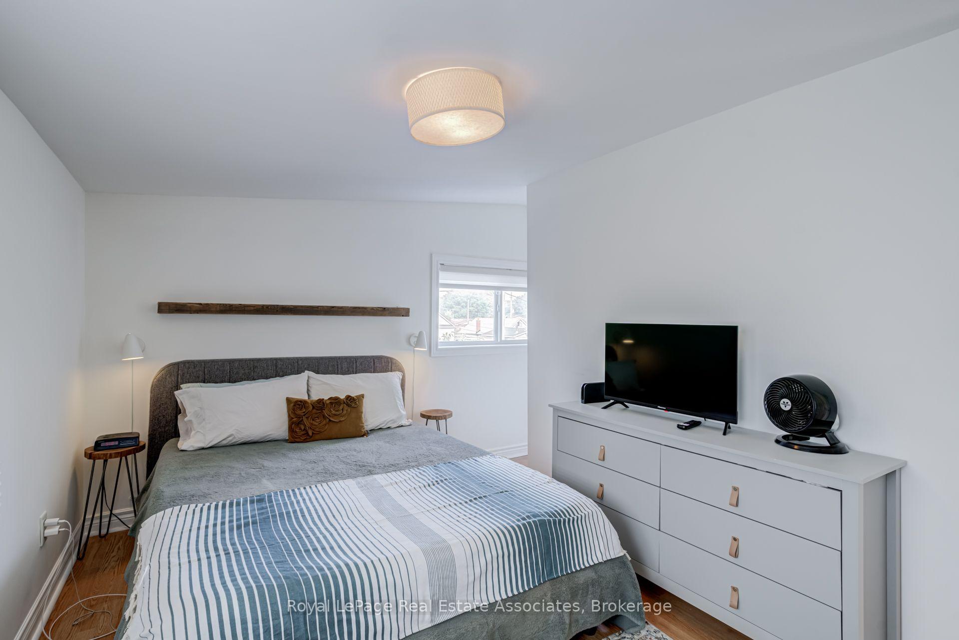 Photo 28 of 889 Third Street, Mississauga, Lakeview — HOMEH