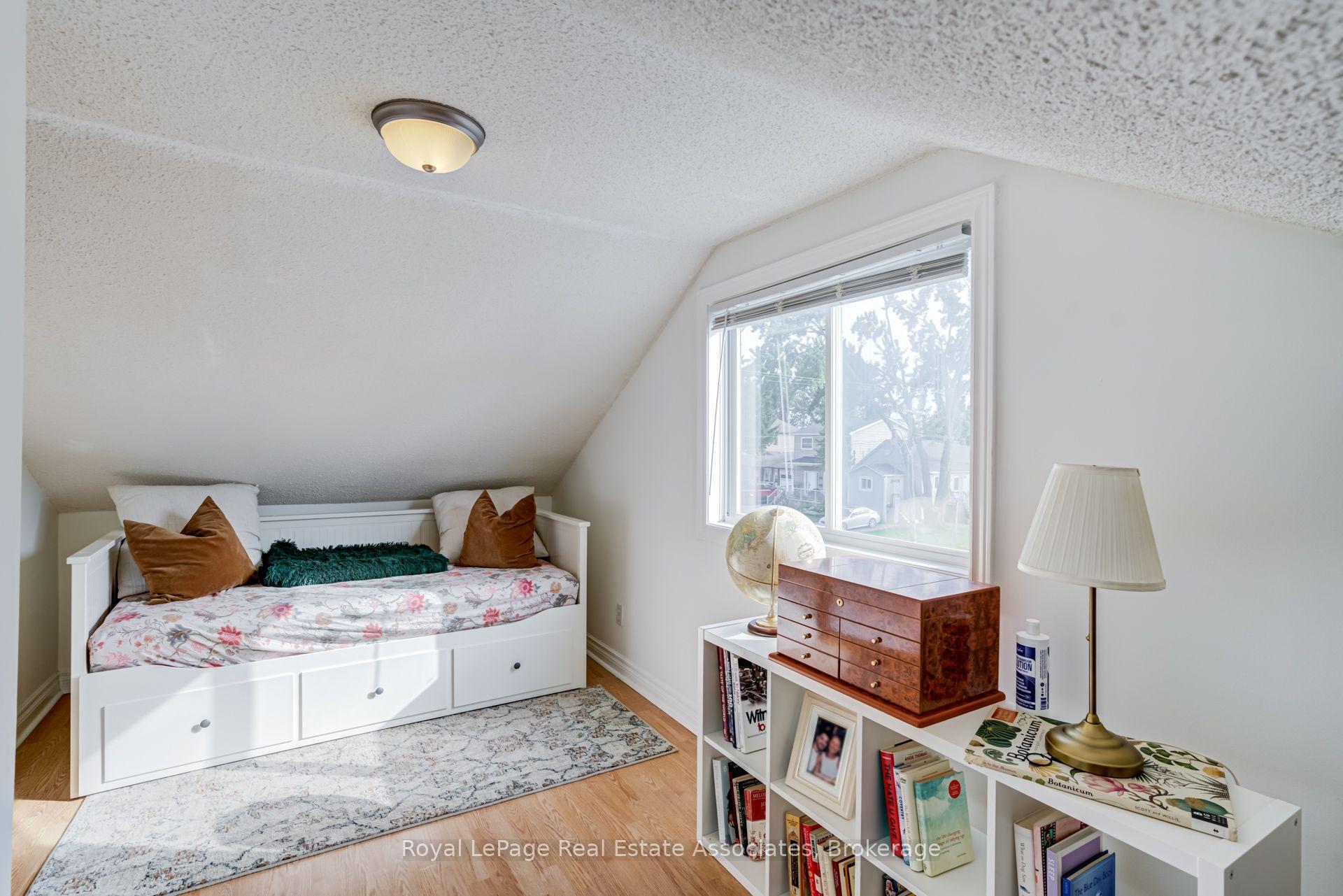 Photo 30 of 889 Third Street, Mississauga, Lakeview — HOMEH