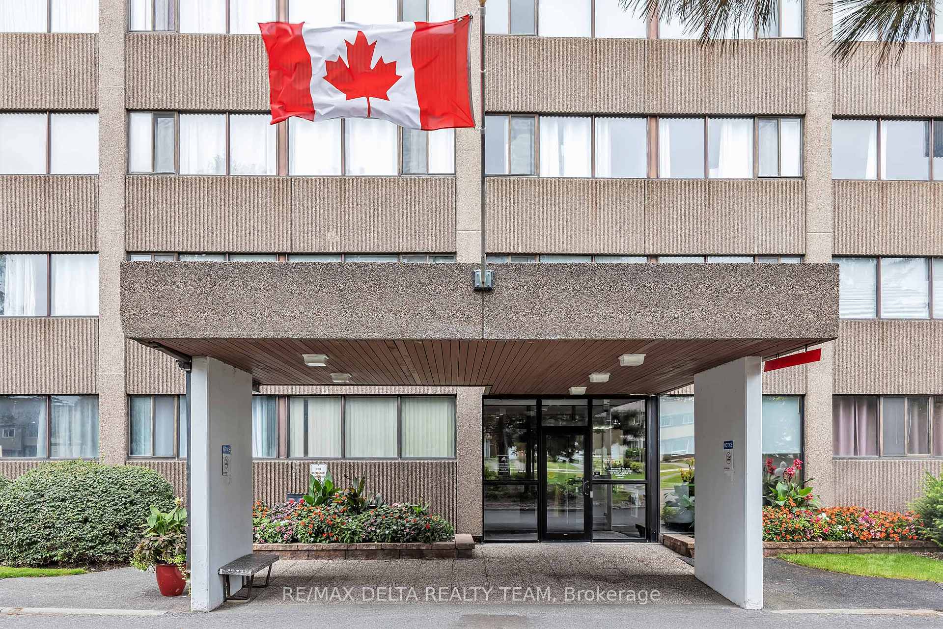 Photo 4 of Unit 702, 1285 Cahill Drive, Ottawa, South Keys — HOMEH