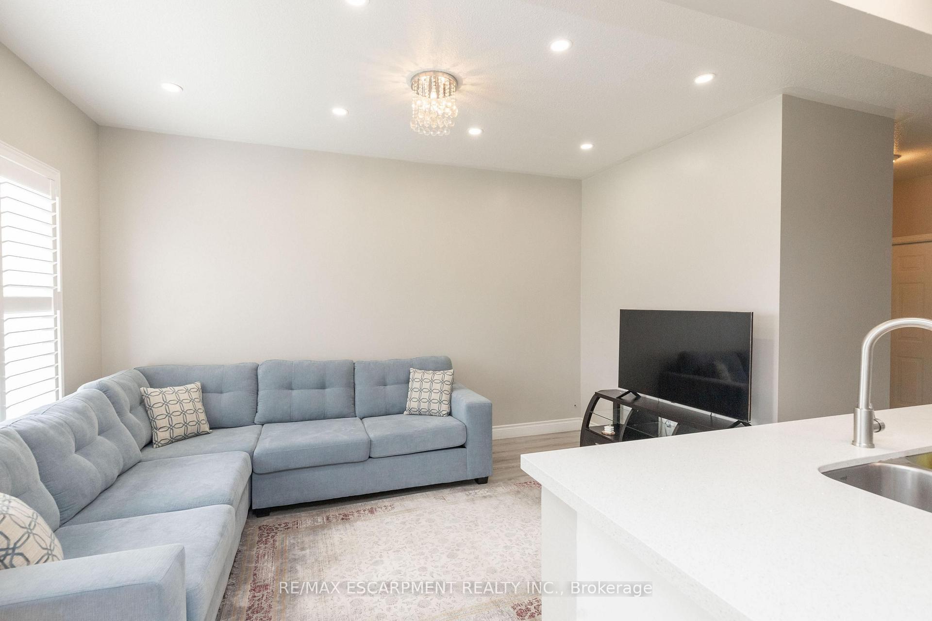 Photo 8 of 73 Appleblossom Drive, Hamilton, Gourley — HOMEH