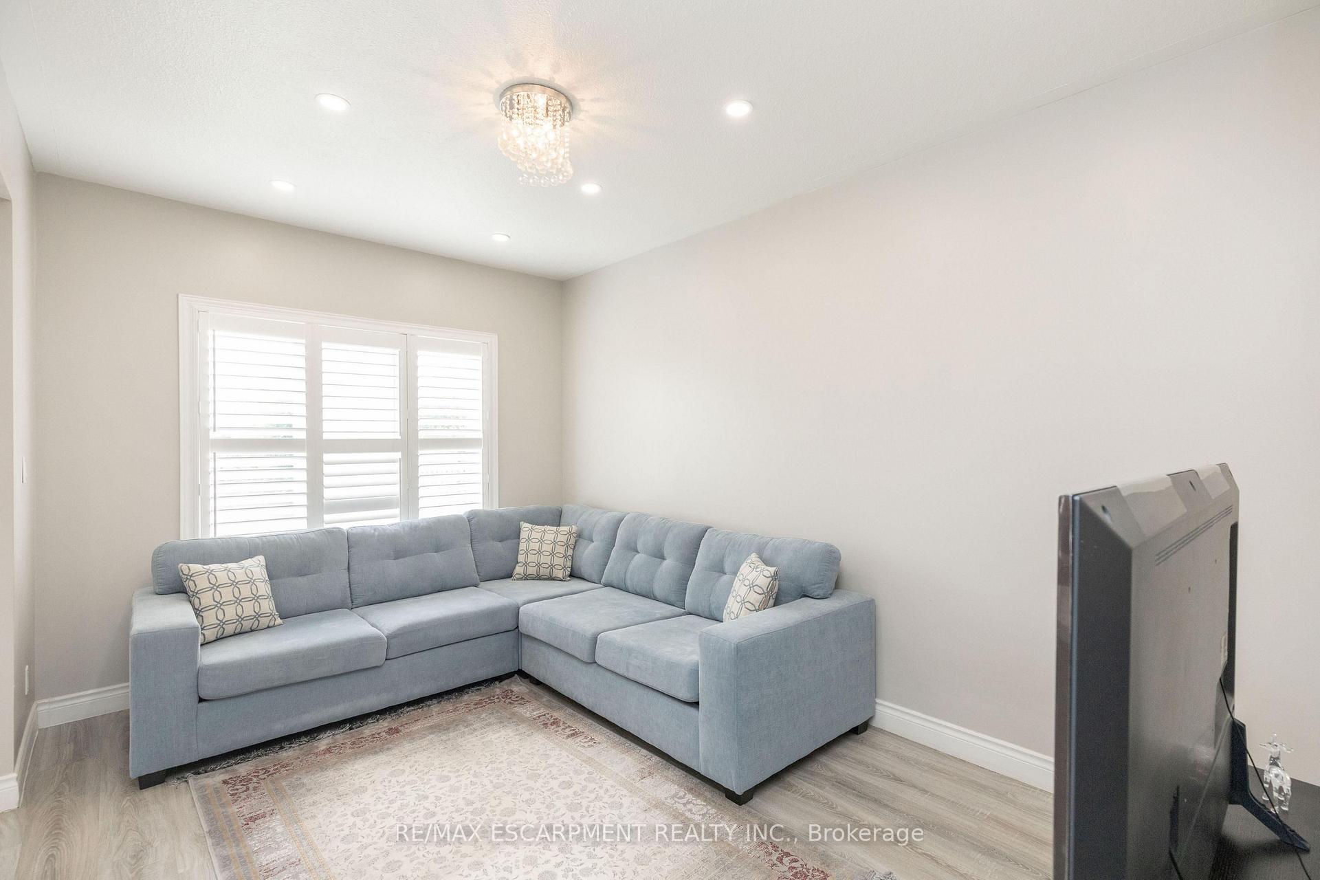Photo 9 of 73 Appleblossom Drive, Hamilton, Gourley — HOMEH