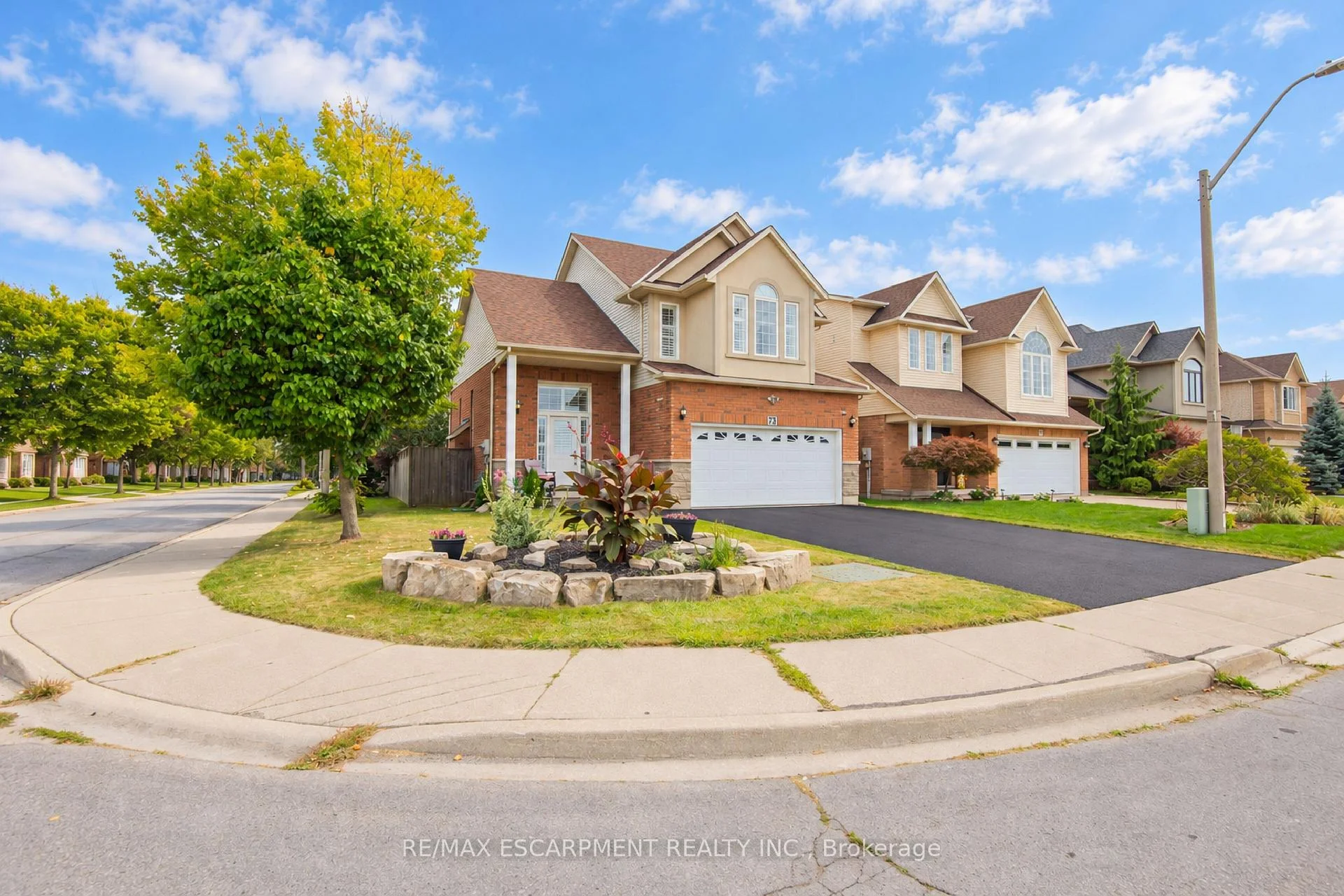 Photo 4 of 73 Appleblossom Drive, Hamilton, Gourley — HOMEH
