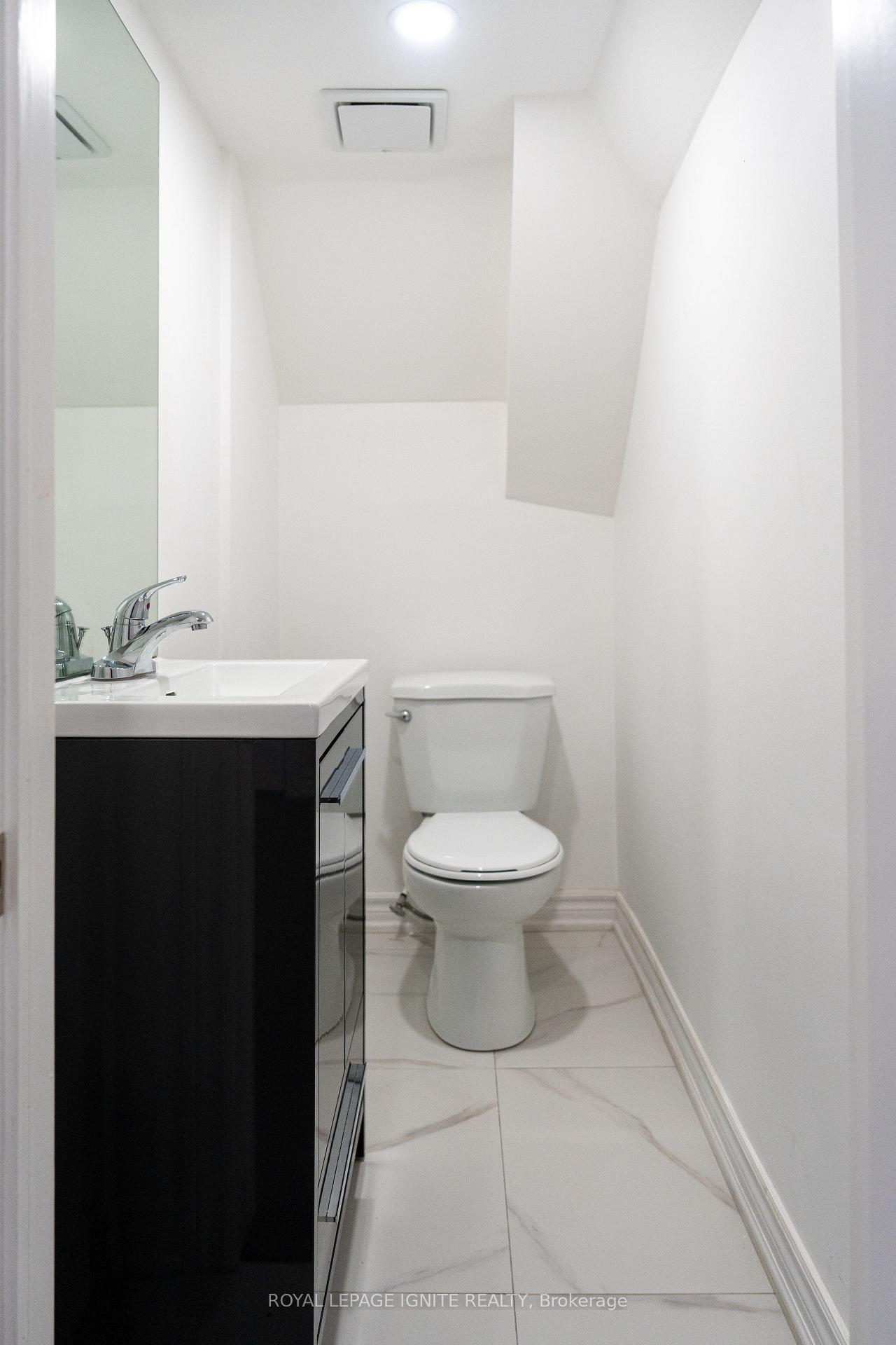 Photo 8 of Unit BSMT, 43 Larkin Lane, Clarington, Bowmanville — HOMEH