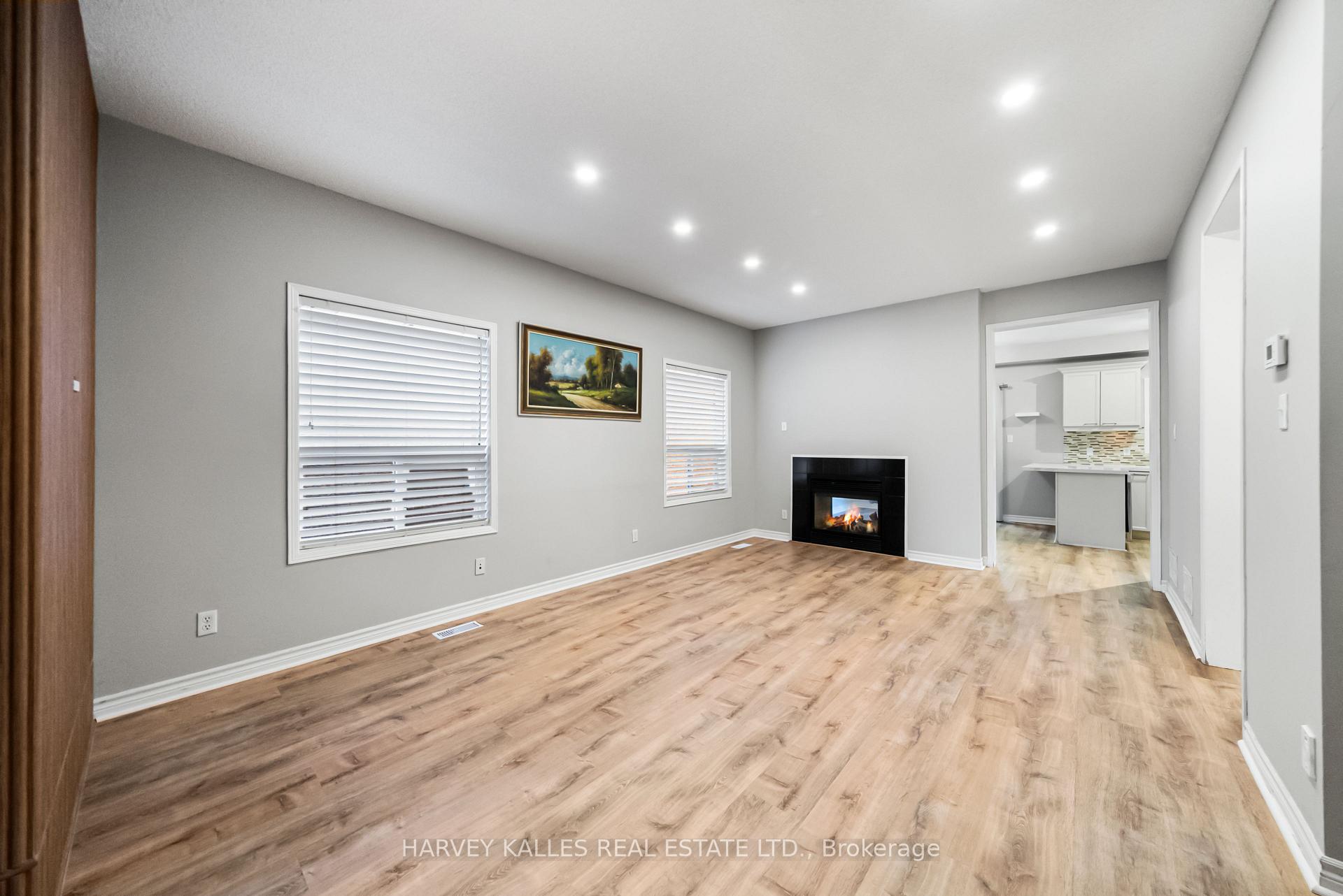 Photo 3 of Unit Main, 68 Nantucket Drive, Richmond Hill, Oak Ridges Lake Wilcox — HOMEH