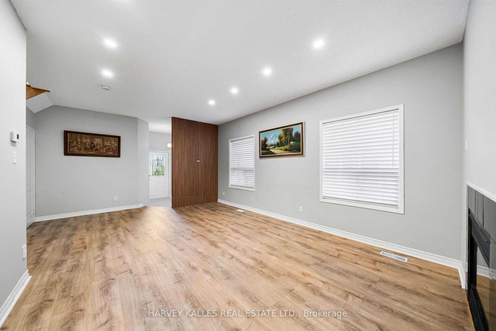 Photo 4 of Unit Main, 68 Nantucket Drive, Richmond Hill, Oak Ridges Lake Wilcox — HOMEH