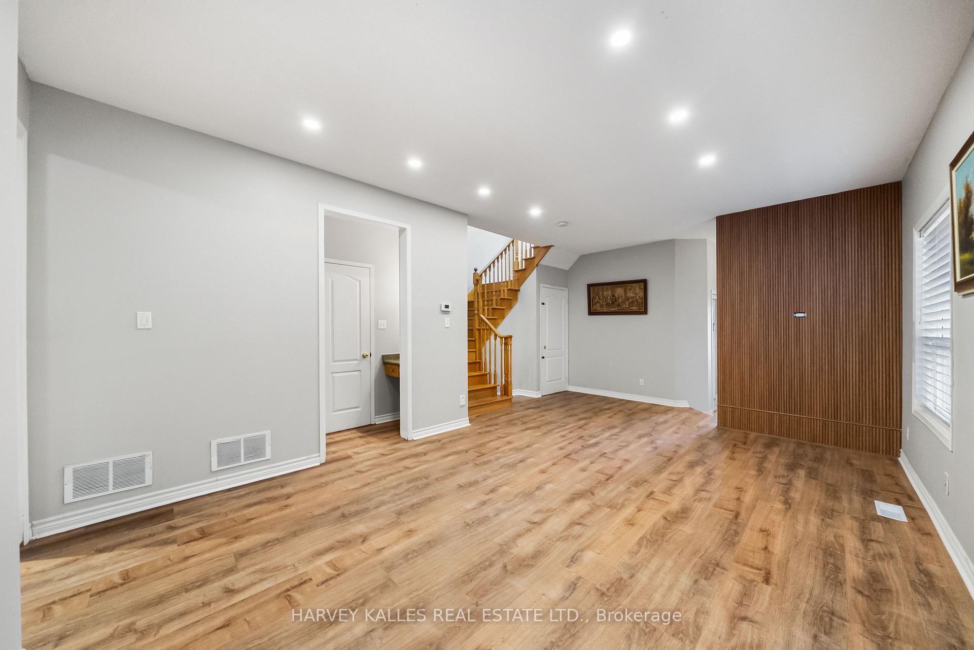 Photo 5 of Unit Main, 68 Nantucket Drive, Richmond Hill, Oak Ridges Lake Wilcox — HOMEH