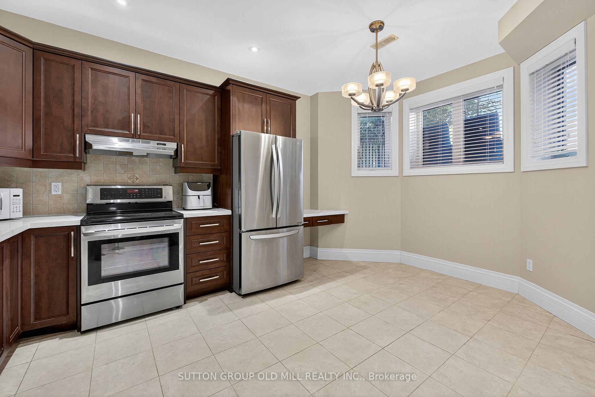 Photo 36 of 7 Cousins Drive, Aurora, Aurora Village — HOMEH