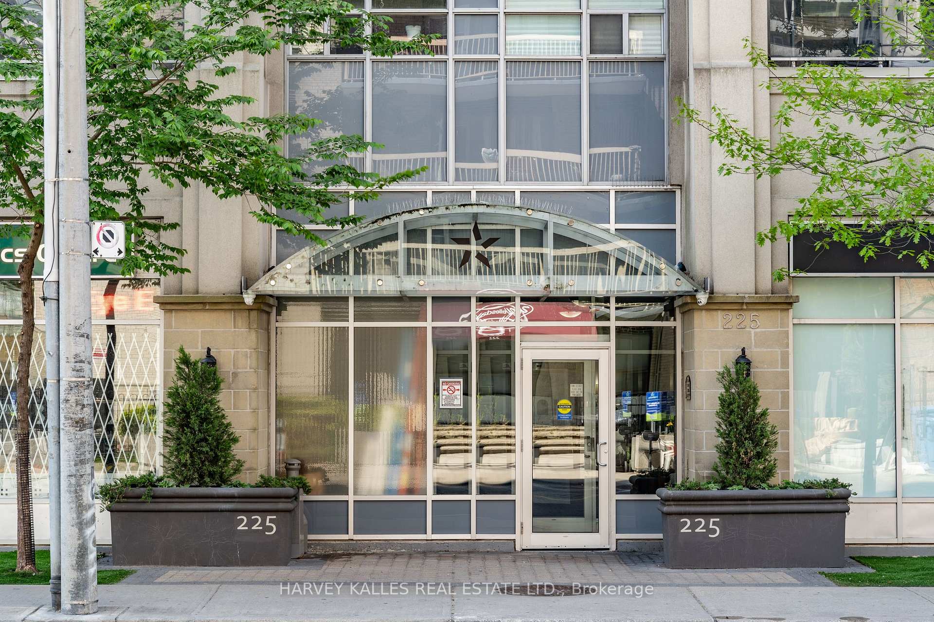 Photo of Unit 313, 225 Wellesley Street E
