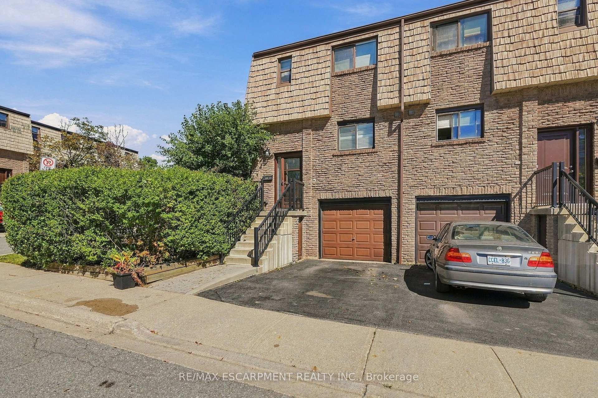 Photo 2 of Unit 27, 1518 Sixth Line, Oakville, College Park — HOMEH