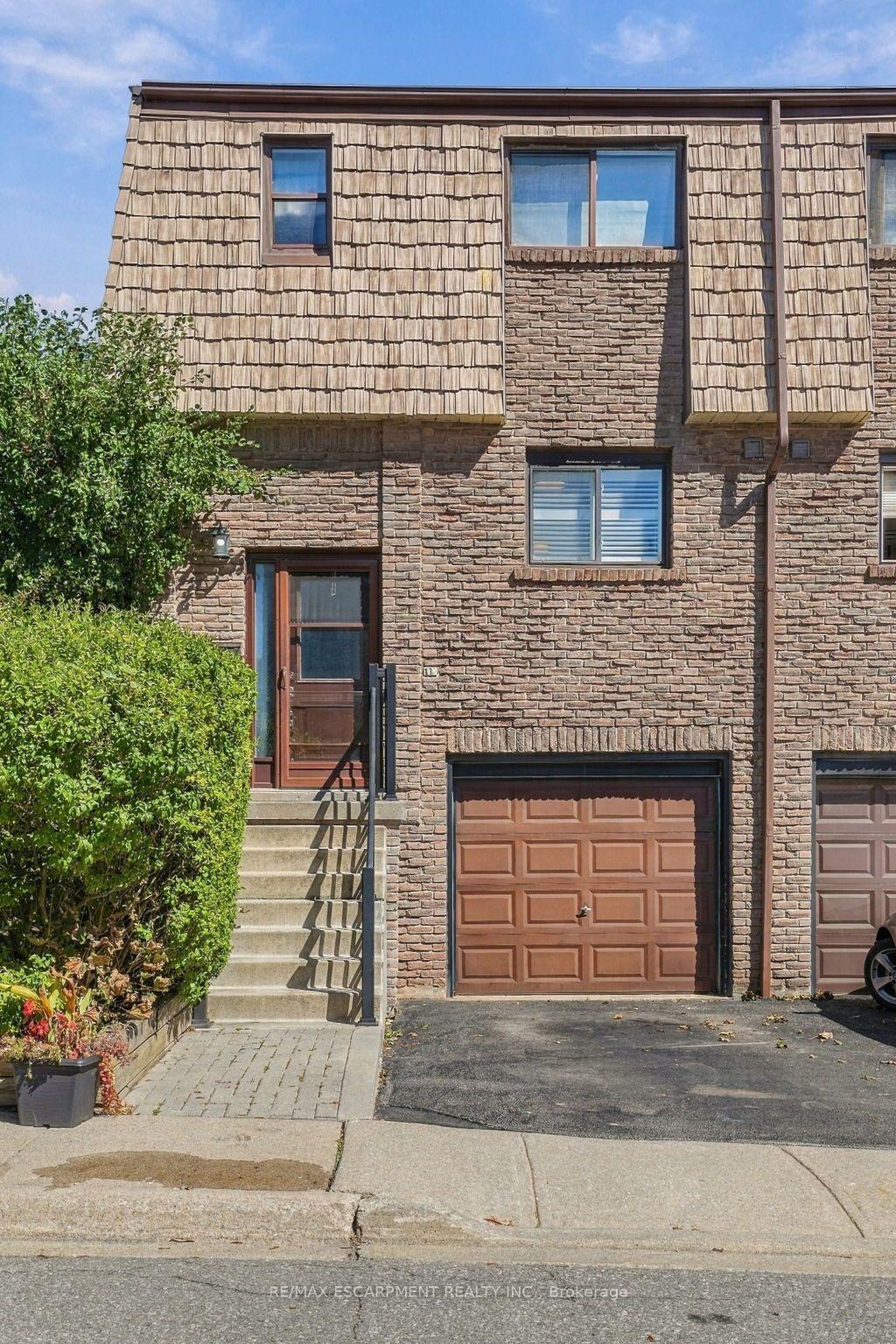 Photo 3 of Unit 27, 1518 Sixth Line, Oakville, College Park — HOMEH