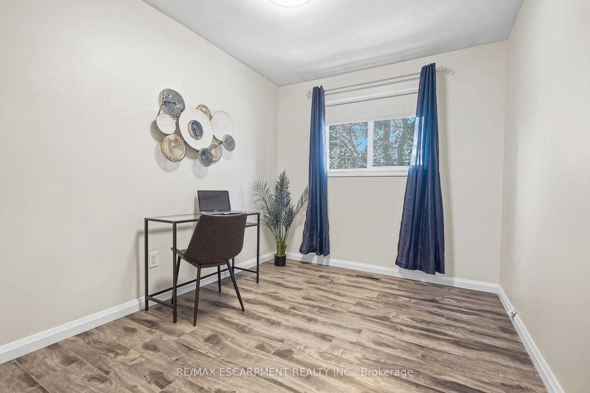 Photo 17 of Unit 27, 1518 Sixth Line, Oakville, College Park — HOMEH