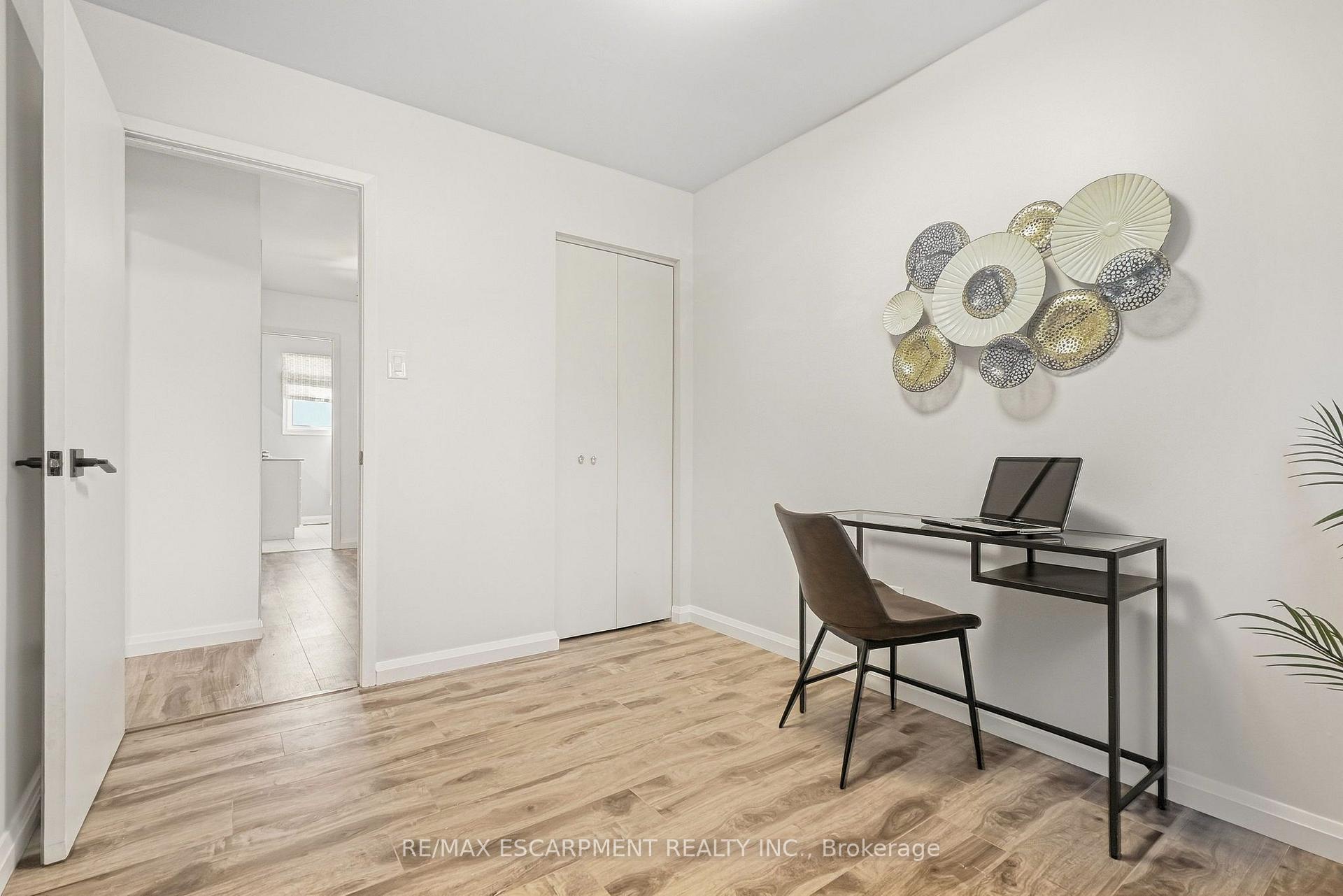 Photo 18 of Unit 27, 1518 Sixth Line, Oakville, College Park — HOMEH