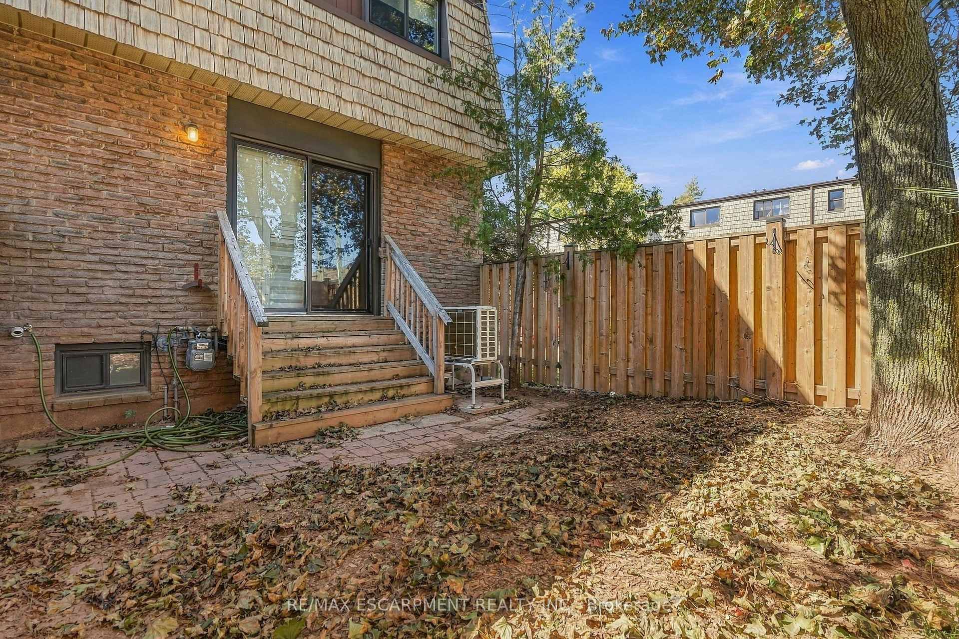 Photo 24 of Unit 27, 1518 Sixth Line, Oakville, College Park — HOMEH