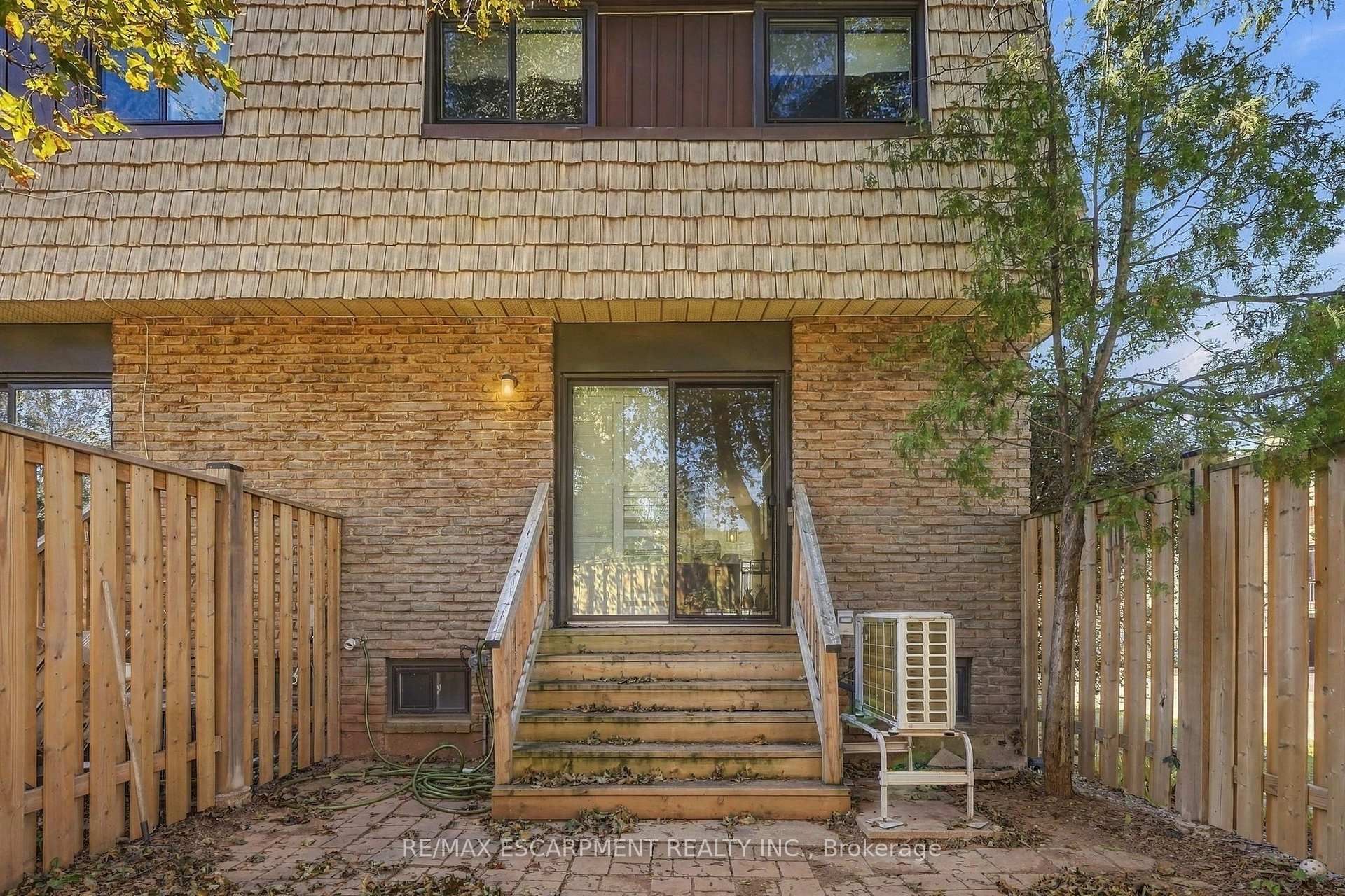 Photo 25 of Unit 27, 1518 Sixth Line, Oakville, College Park — HOMEH