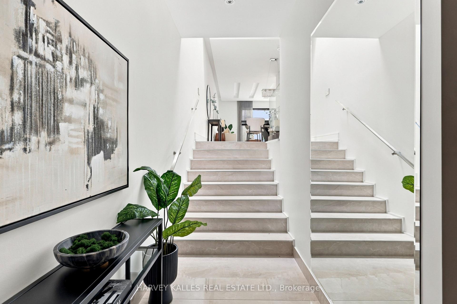 Photo 2 of 554 St Clements Avenue, Toronto, Forest Hill North — HOMEH