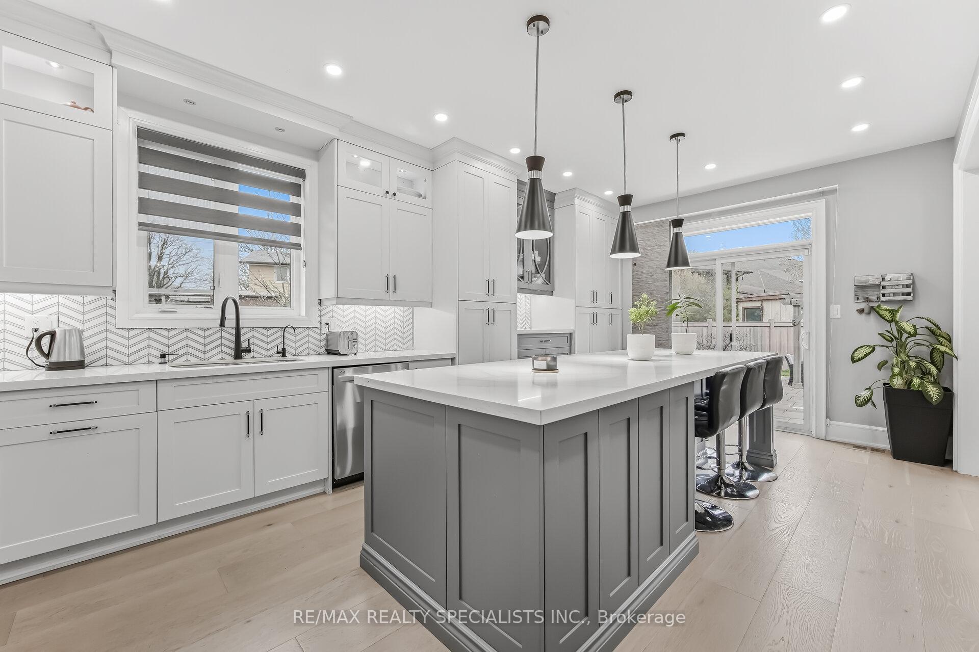 Photo 8 of 146 Lloyd Sanderson Drive, Brampton, Credit Valley — HOMEH