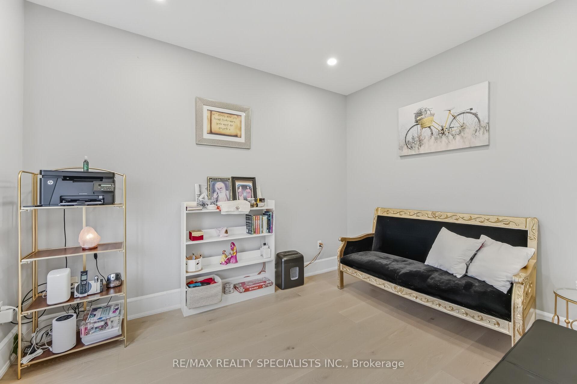 Photo 12 of 146 Lloyd Sanderson Drive, Brampton, Credit Valley — HOMEH