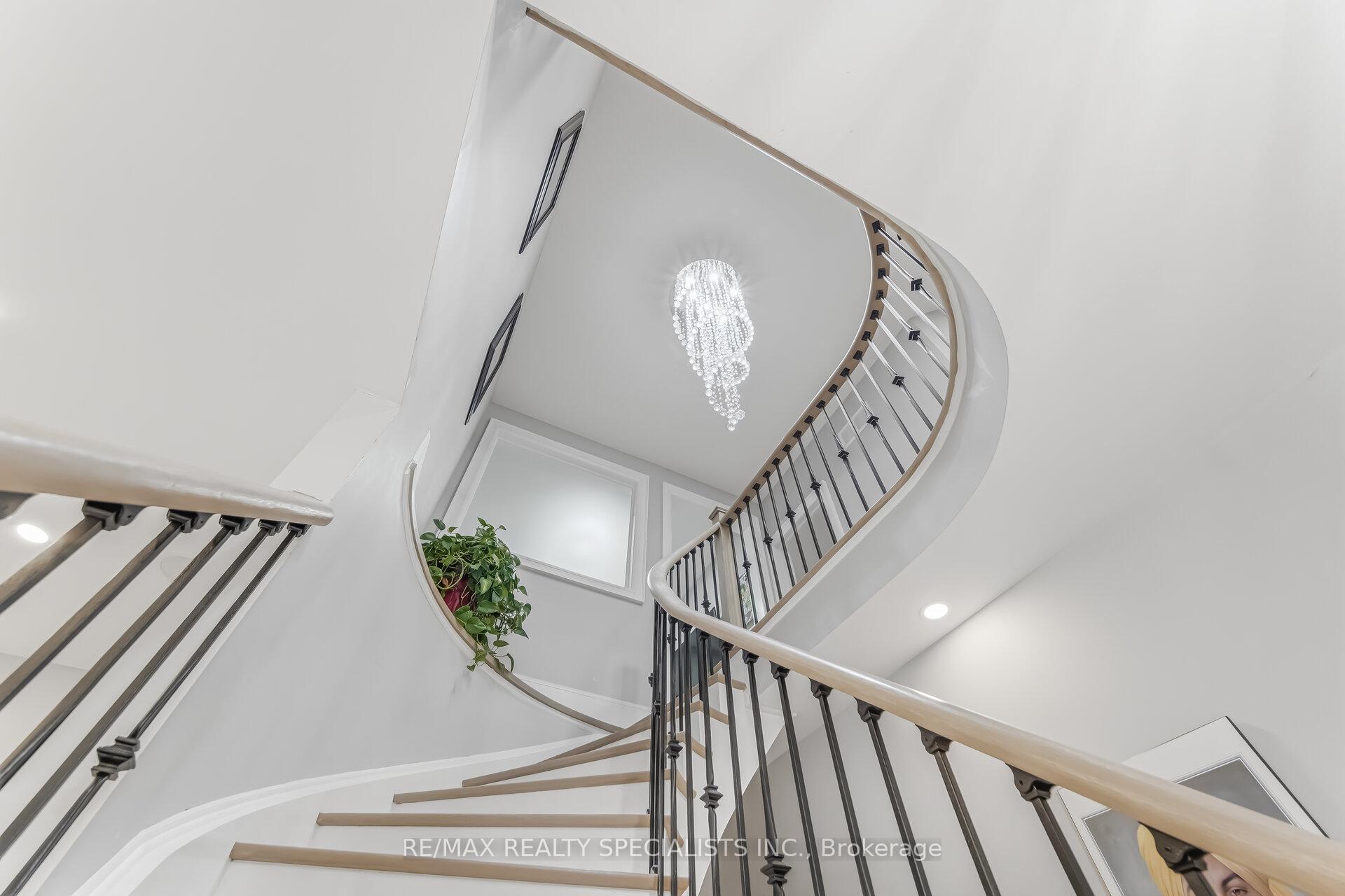 Photo 15 of 146 Lloyd Sanderson Drive, Brampton, Credit Valley — HOMEH