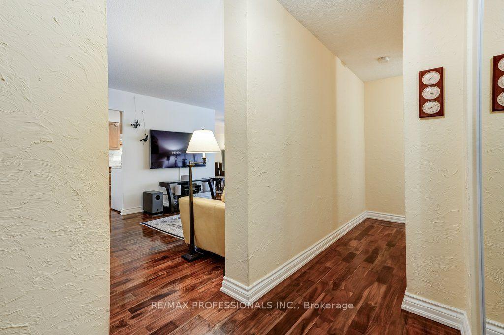 Photo 10 of Unit 112, 420 Mill Road, Etobicoke, Eringate-Centennial-West Deane — HOMEH
